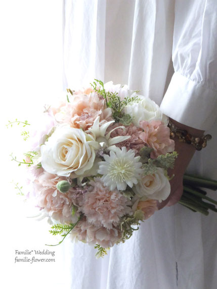 アンティークピンクのクラッチブーケ 造花リース 寄せ植えギフト通販 Familie Flower